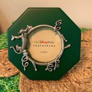 Disney, Tigger picture frame, green, EUC